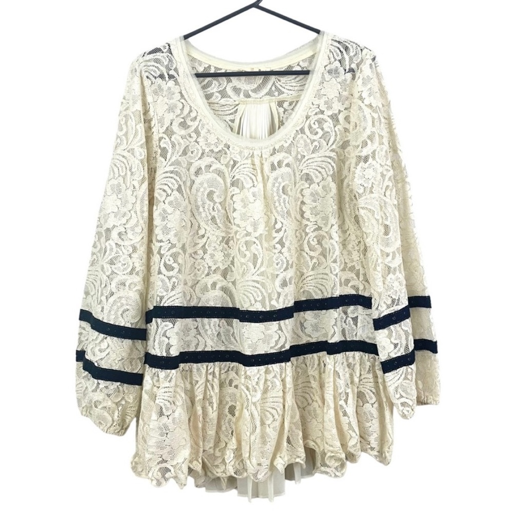 Ryu Cream Lace w/ Black Trim Long Sleeve Pleated Back Blouse